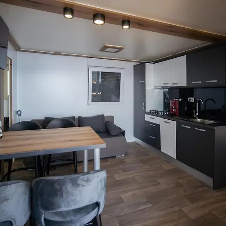 2 Bedroom With Terrace Nyaraló *