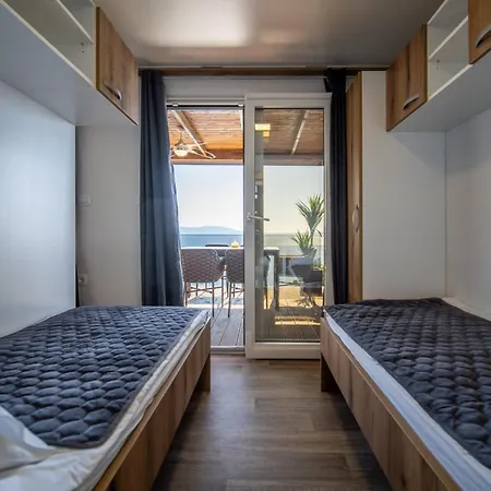 2 Bedroom With Terrace Klenovica